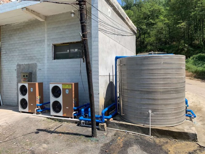 洞子沟煤矿主副井空气能热水工程