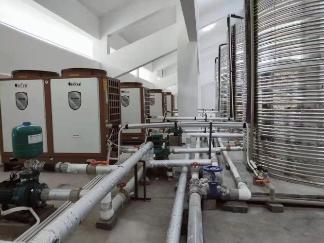 广西桂林龙胜镇初级中学 